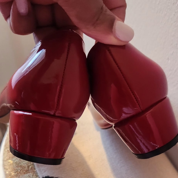 Salvatore Ferragamo Red Patent Leather Ballet Flats - Picture 5 of 11